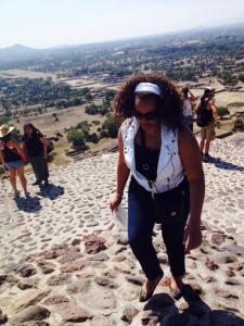 Teotihuacan-climbing the Sun Pyramid